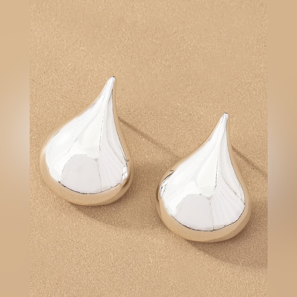 Silver puffy tear drop stud earrings - Picture 2 of 5